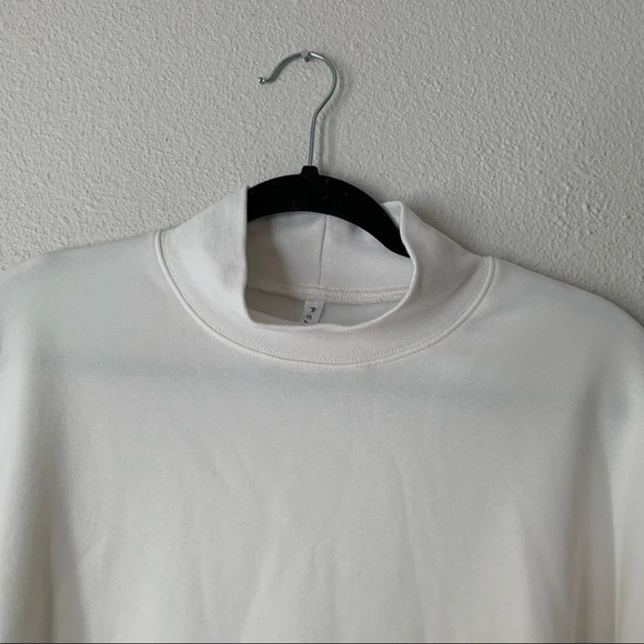 Fabletics white mock neck cozy sweater L - Picture 3 of 5